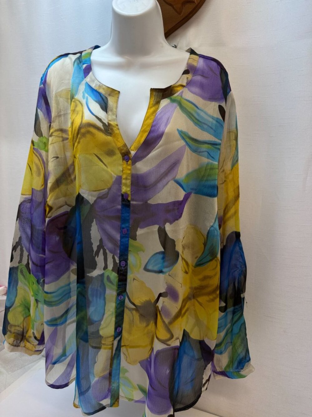 Womans Sheer Floral Button Top- Susan Graver QVC- 1X
